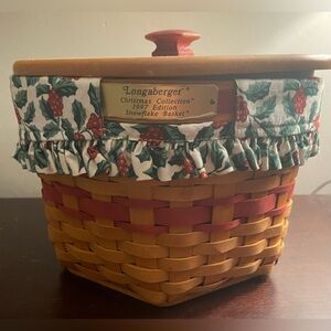 LONGABERGER Christmas Collection Snowflake Basket 1997 Holly Berry Liner W/Lid